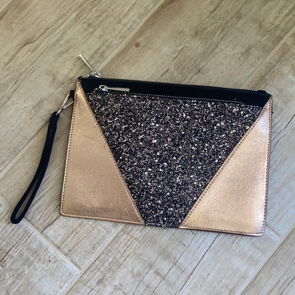 Express glitter clutch